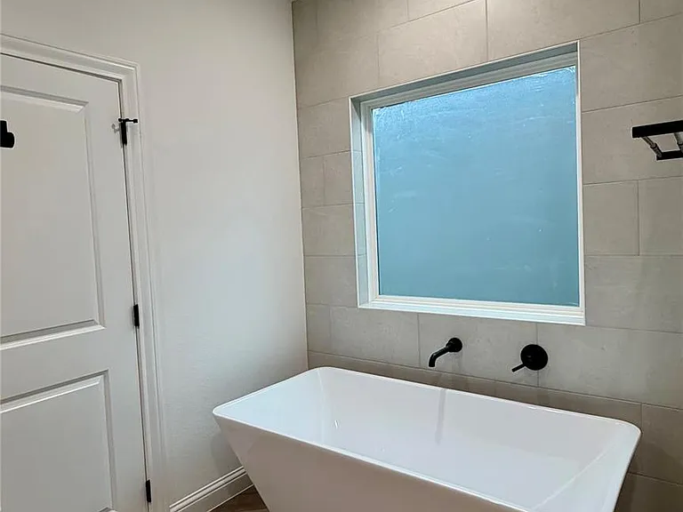 110 Cove — Photo 20