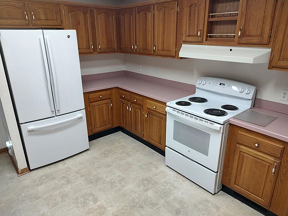 3rd image of 8715 Springwood Ct