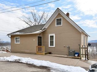 129 S Hill St, Fountain City, WI 54629