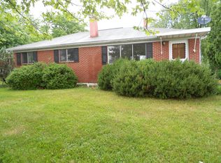 1 Dulles Dr E, Camp Hill, PA 17011