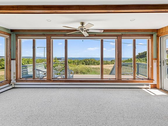 3rd image of 25 Peabbles Cove Road