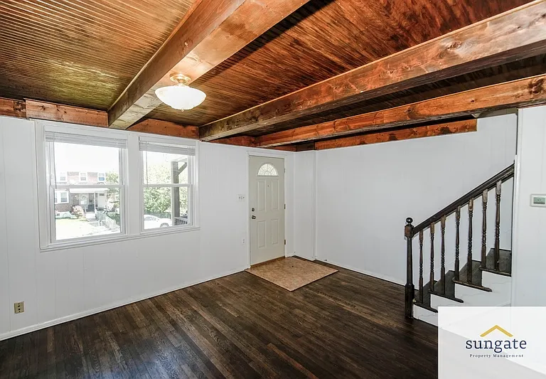 217 W Edgevale Rd — Photo 4