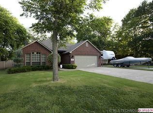 3608 E 142nd St, Bixby, OK 74008