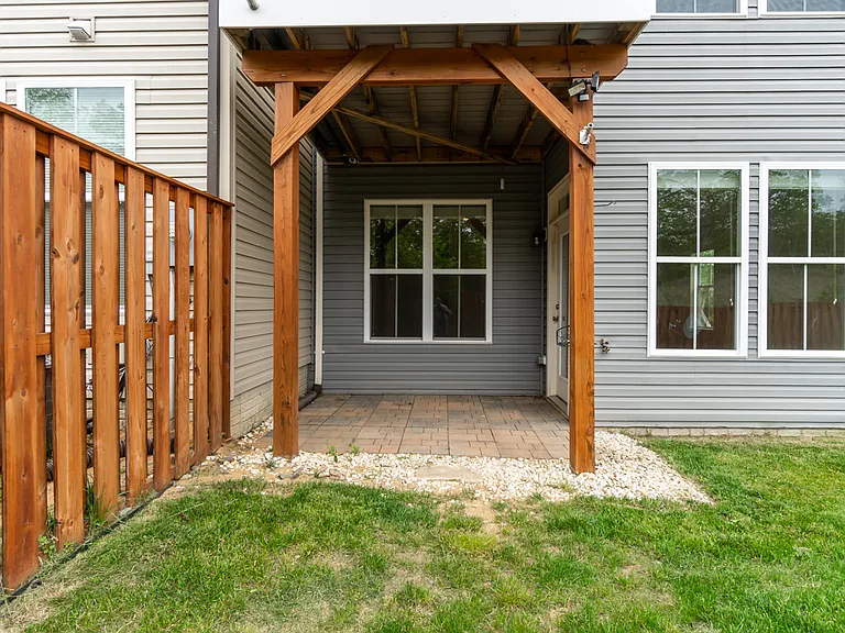 33 Shepherds Hook Way — Photo 31