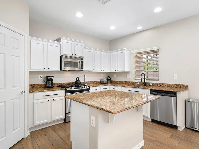 2519 W Desert Vista Trl — Photo 8