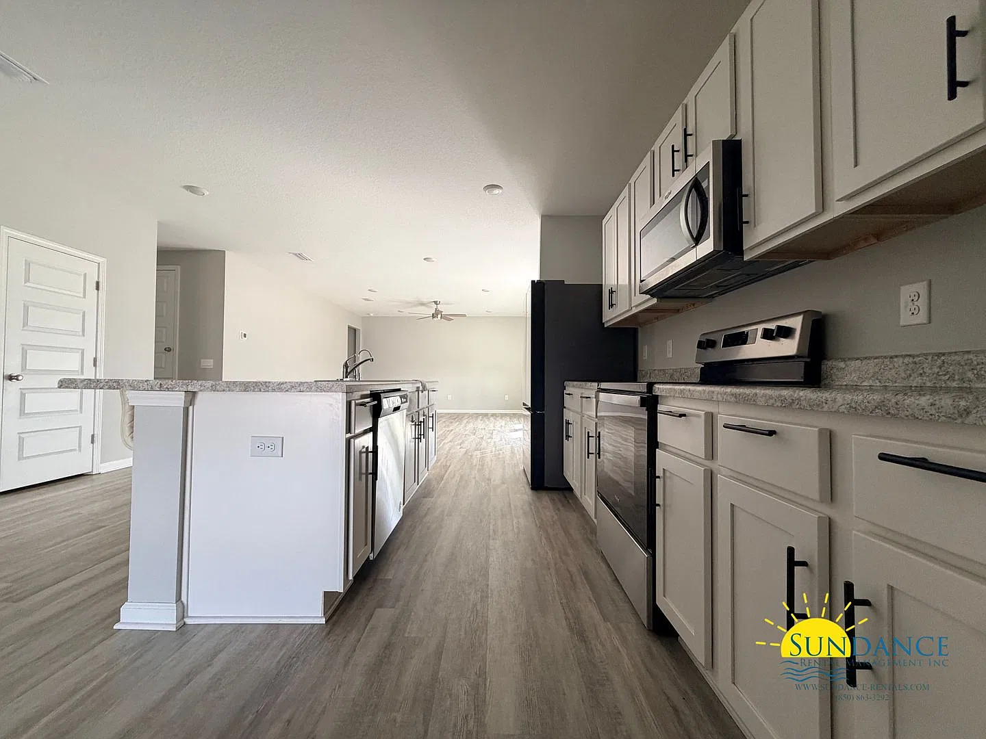Beautiful 3-Bedroom Home in Freeport! — Photo 4