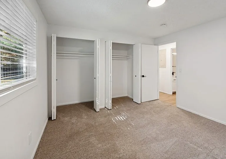 ReNew Rock Creek Townhomes — Photo 24