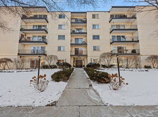820 Oakton St APT 2C, Evanston, IL 60202