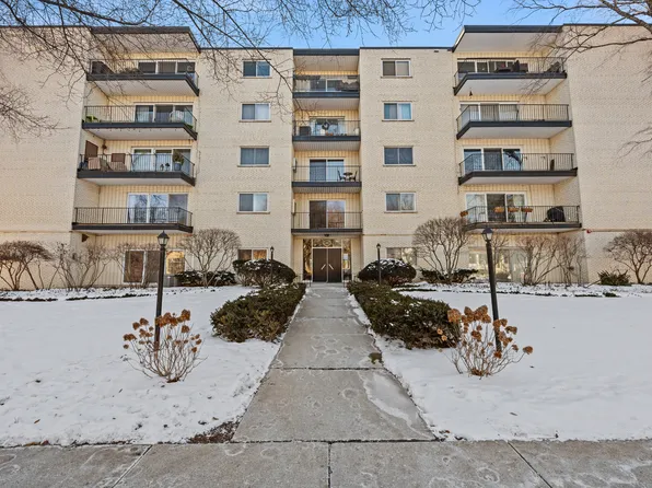 820 Oakton St APT 2C, Evanston, IL 60202