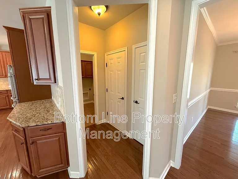 15007 Skypark Dr — Photo 15