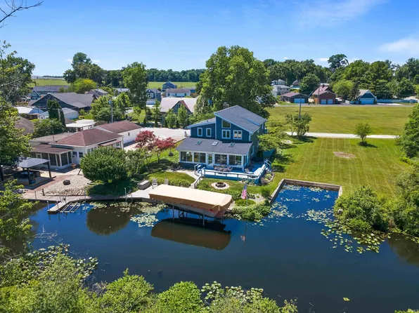 10492 N Elwood Ave, Syracuse, IN 46567