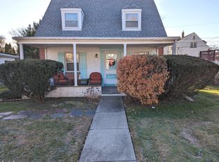 2430 Mole Rd, Secane, PA 19018