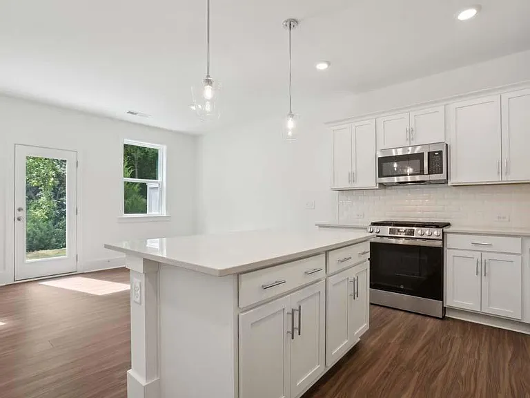 1621 Gunnin Trce NW — Photo 9