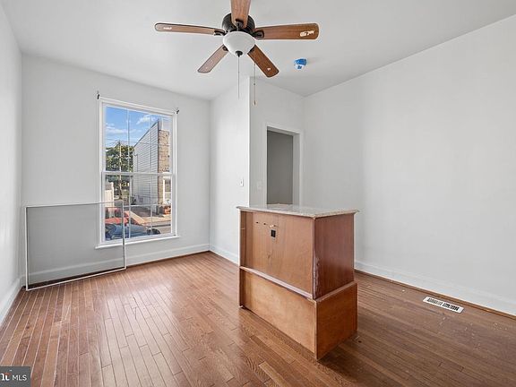5th image of 3512 Mount Pleasant Ave
