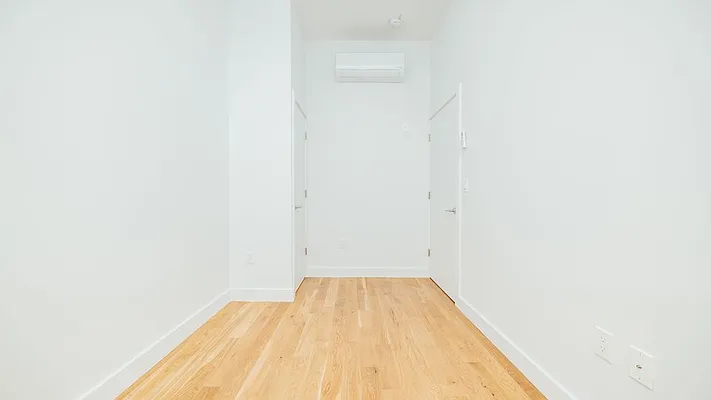 Rented by Nooklyn NYC LLC | media 18