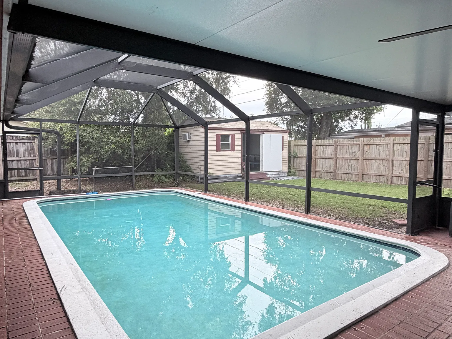 3 bed, 1385 sqft, $3,600 — Photo 2