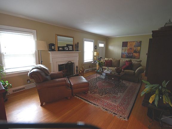 2nd image of 210 N Elam Ave
