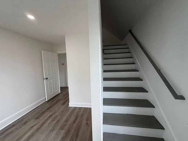 139 Lee Ave NE — Photo 14