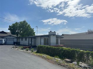 208 11th St NE, East Wenatchee, WA