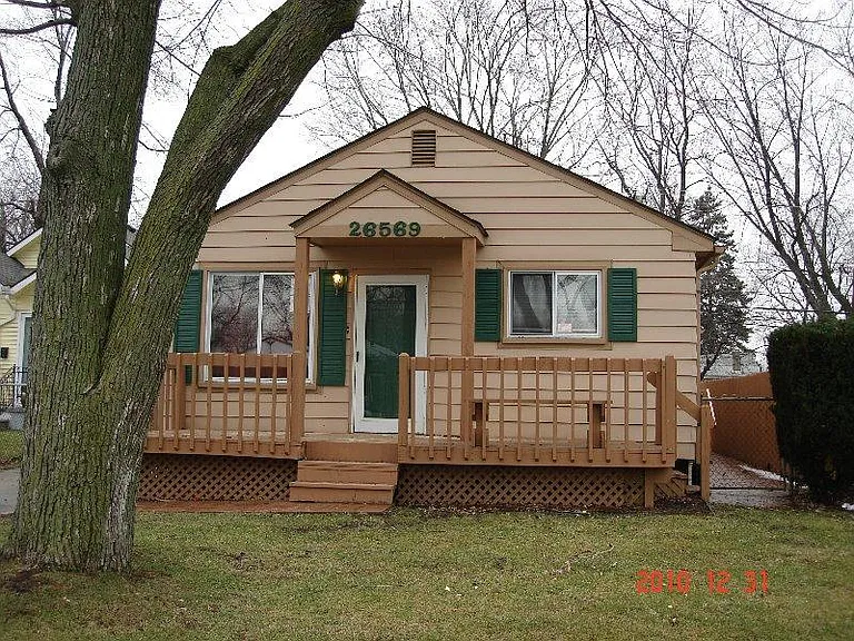 26569 Brettonwoods St — Photo 2