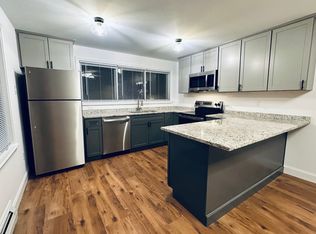 28.5 Elm St #A, Newmarket, NH 03857