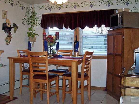 Spacious eat - in kitchen
