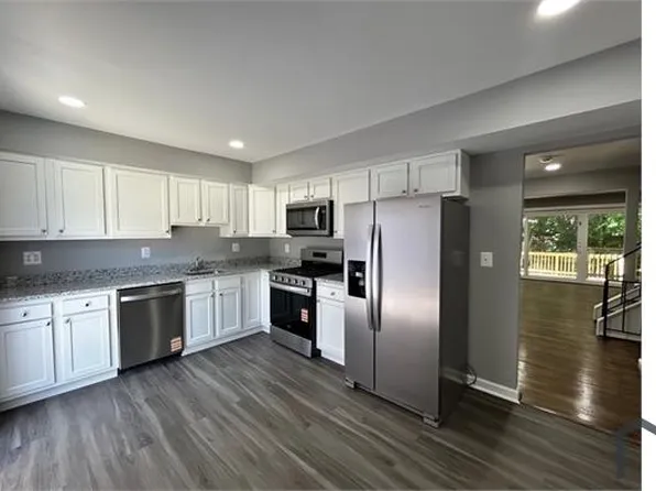 8270 Vosges Rd, Baltimore, MD 21244