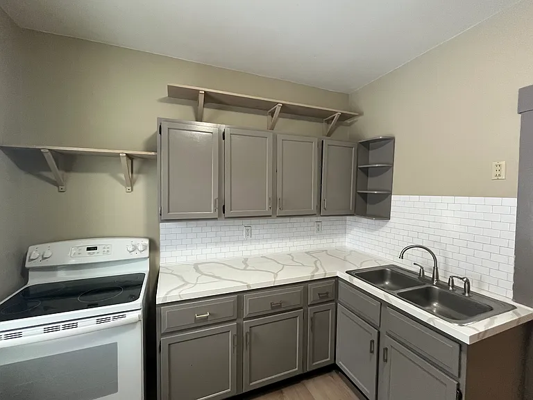 817 N 5th St — Photo 10