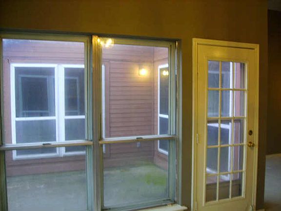 3rd image of 2052 Hickory Glen Dr