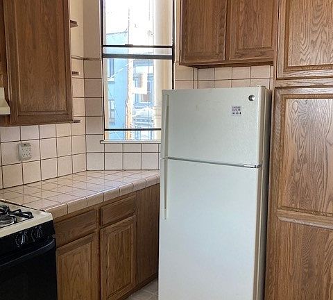 4th image of 24-26 Valparaiso St #24