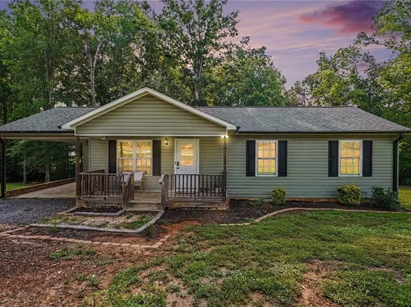 3756 Hoover Hill Rd, Trinity, NC 27370
