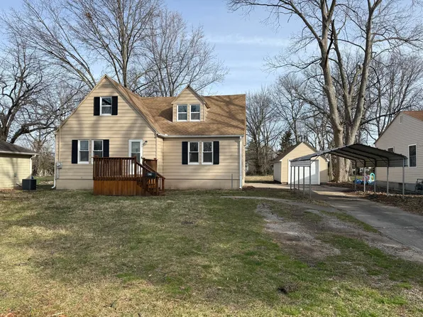 479 W Summit St, Marshall, MO 65340