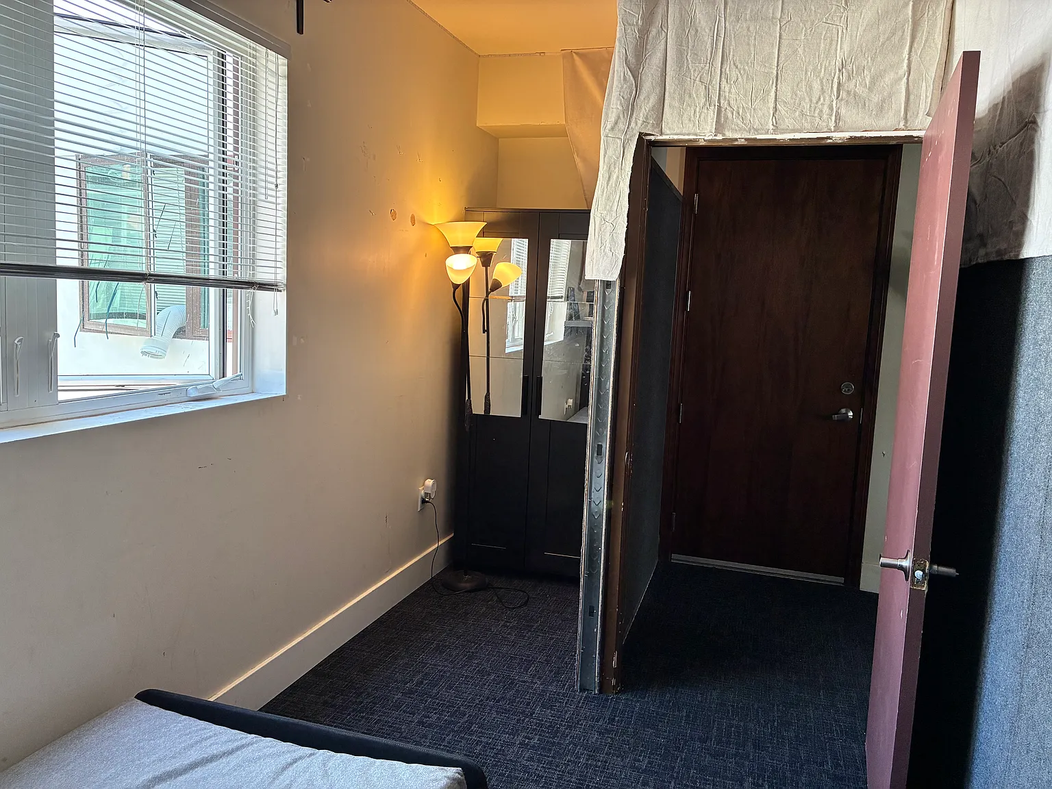 Studio, 120 sqft, $850 — Photo 3