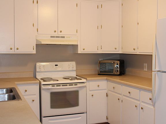 4th image of 820 Crawford Ave