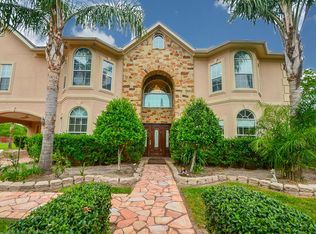 726 Linden St, Fresno, TX 77545