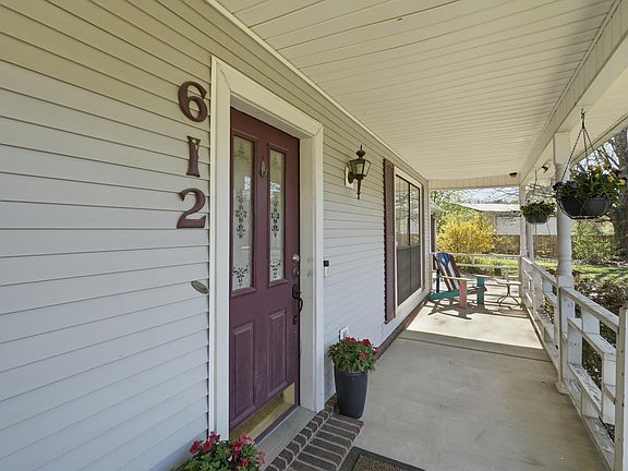 5th image of 612 Dogwood Meadows Ln