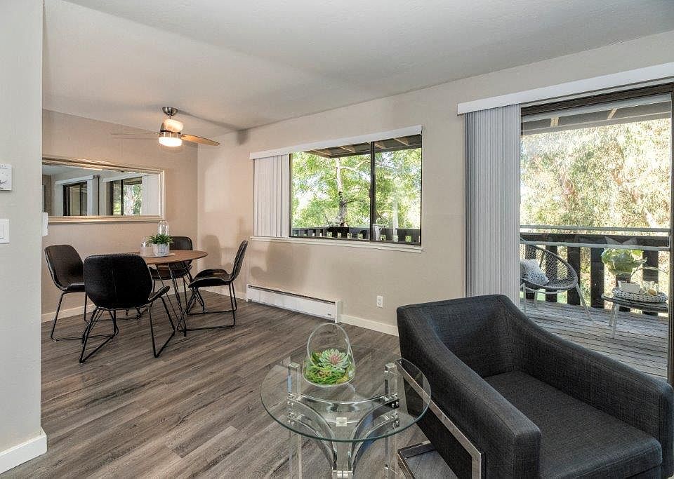Parkside Apartments dining room view