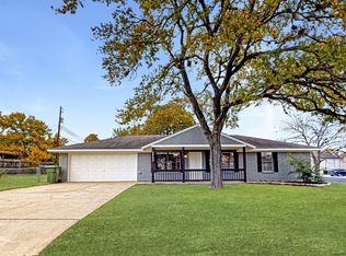 3703 Forestwood Dr, Bryan, TX 77801