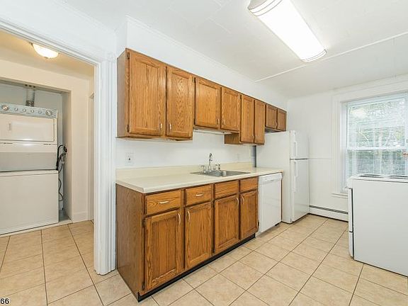 5th image of 55 Madison St APT 3