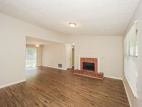 5th image of 10299 Wisteria Ln