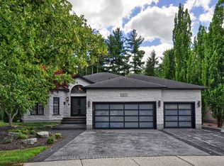 27 Woodmans Ct, Kitchener, ON N2P 2B2