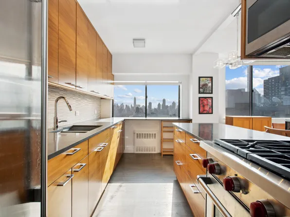 45 West 67th Street 22B image 1 of 4