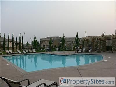 5th image of 2109 Esplanade Cir