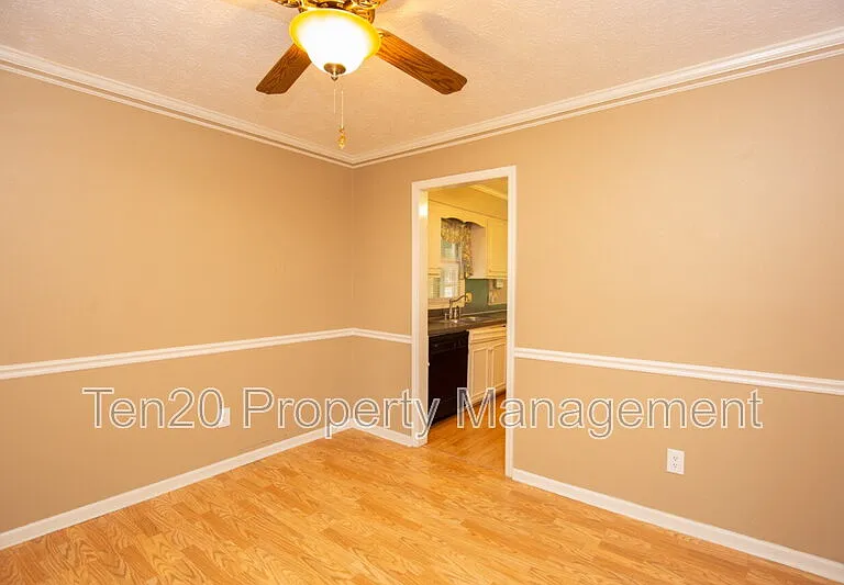 1430 Lokey Dr — Photo 5