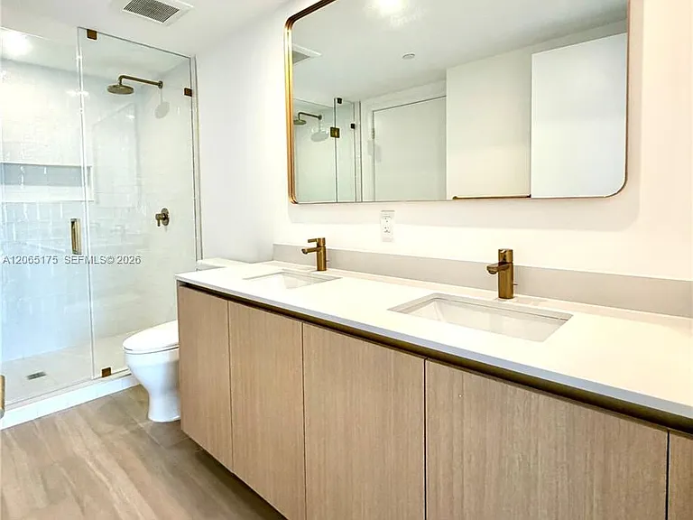 90 NE 32nd St #711 — Photo 36