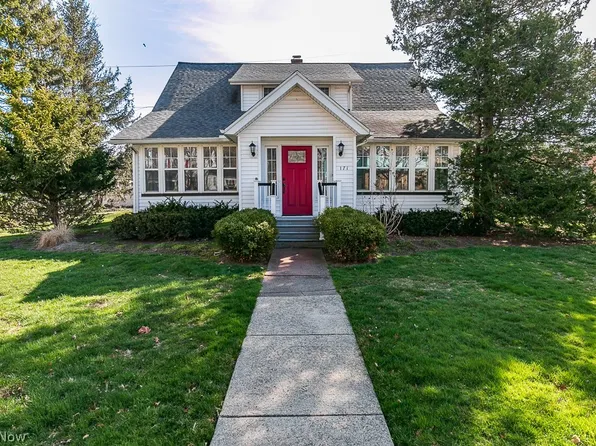 171 E 264th St, Euclid, OH 44132