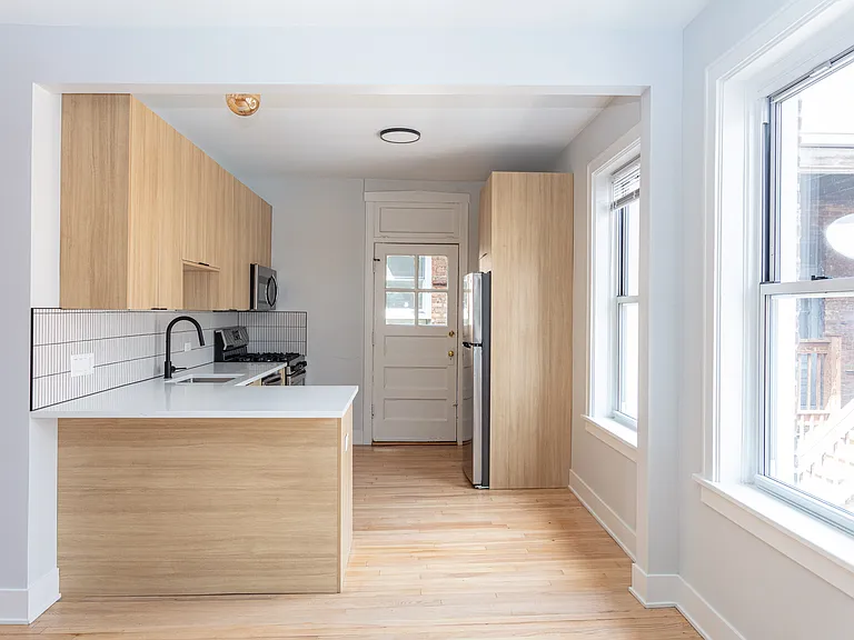 4119 W Belle Plaine Ave #8 — Photo 1