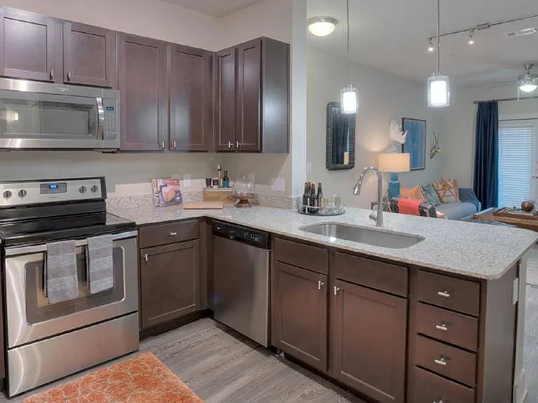 Lakeview Villas — Photo 14