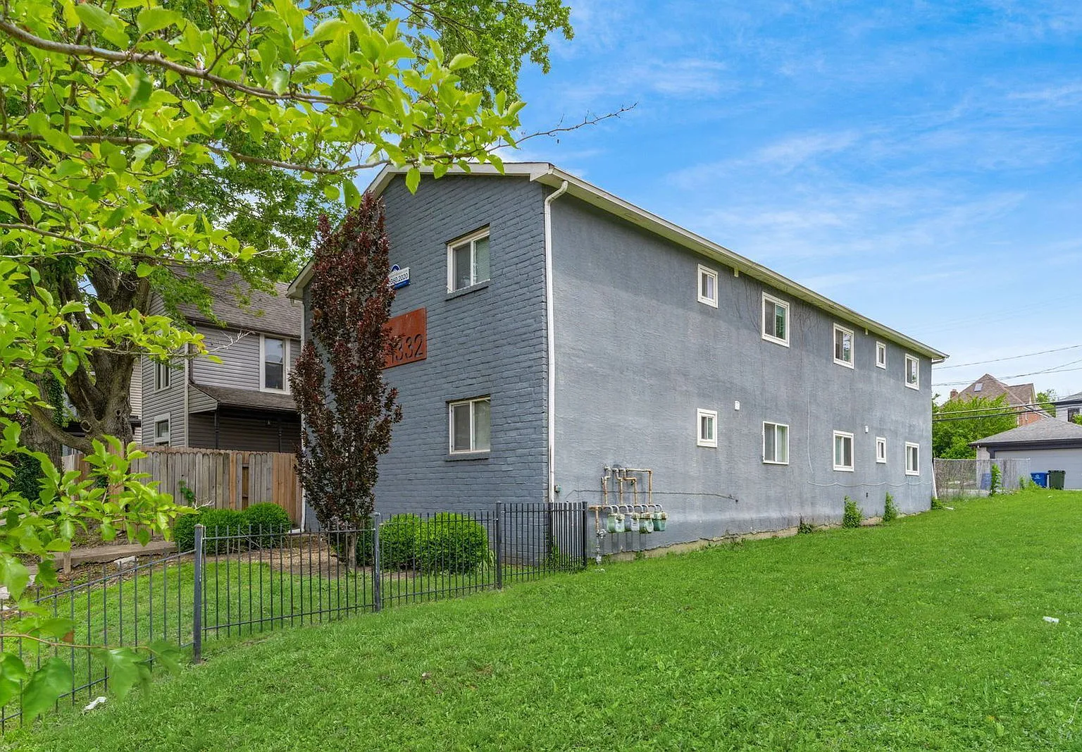 2 bed, 1.0 bath, $1,049 — Photo 3