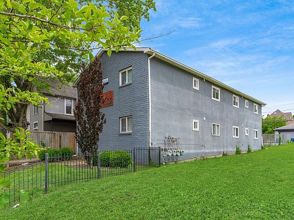 3rd image of 1332 Courtland Ave #D
